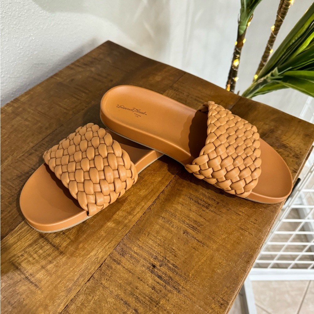 Universal thread woven slide brown sandals